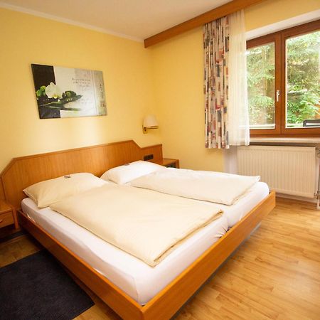 Hotel Am Wald Оттобрунн Екстер'єр фото