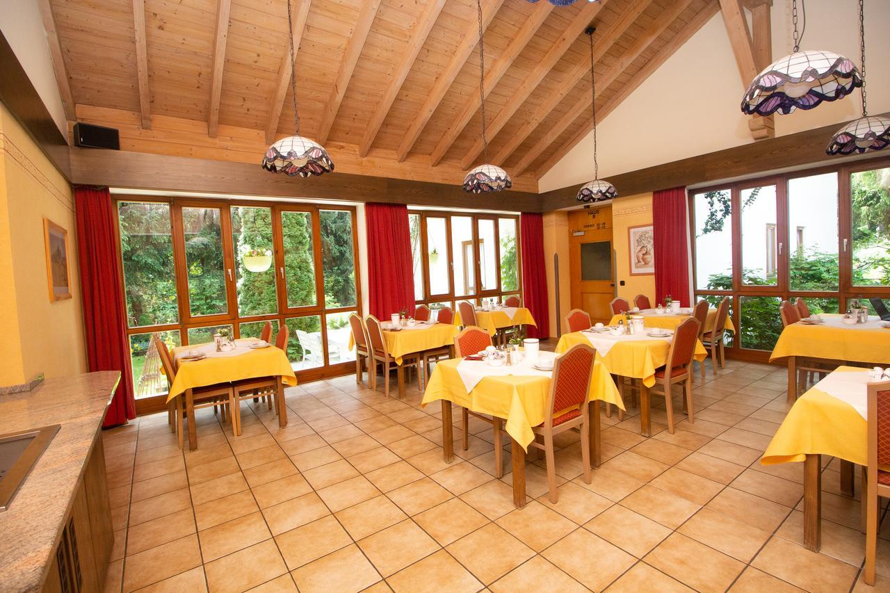 Hotel Am Wald Оттобрунн Екстер'єр фото